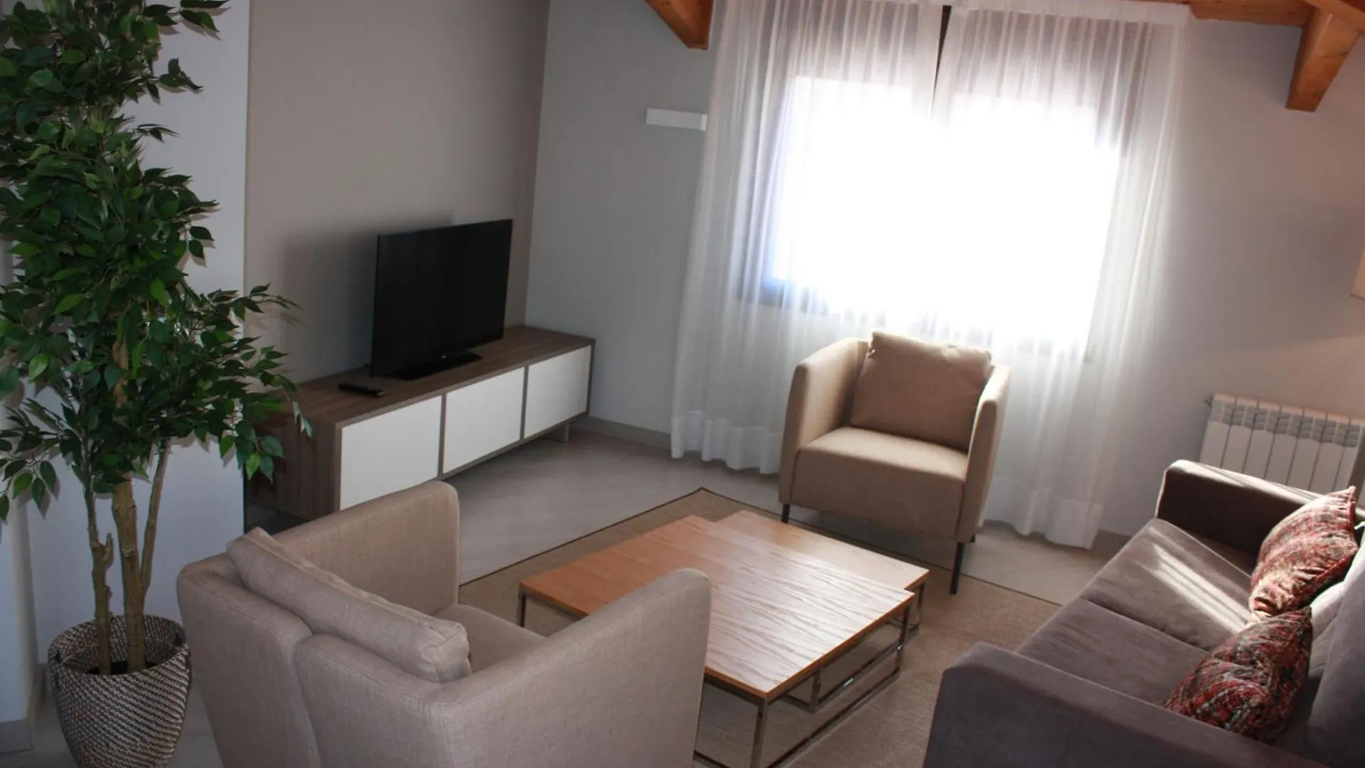 Apartamentos Real Lleida 0*,  Spain