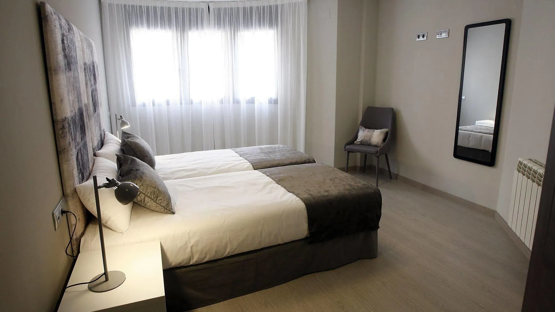 Apartamentos Real Lleida Apartment