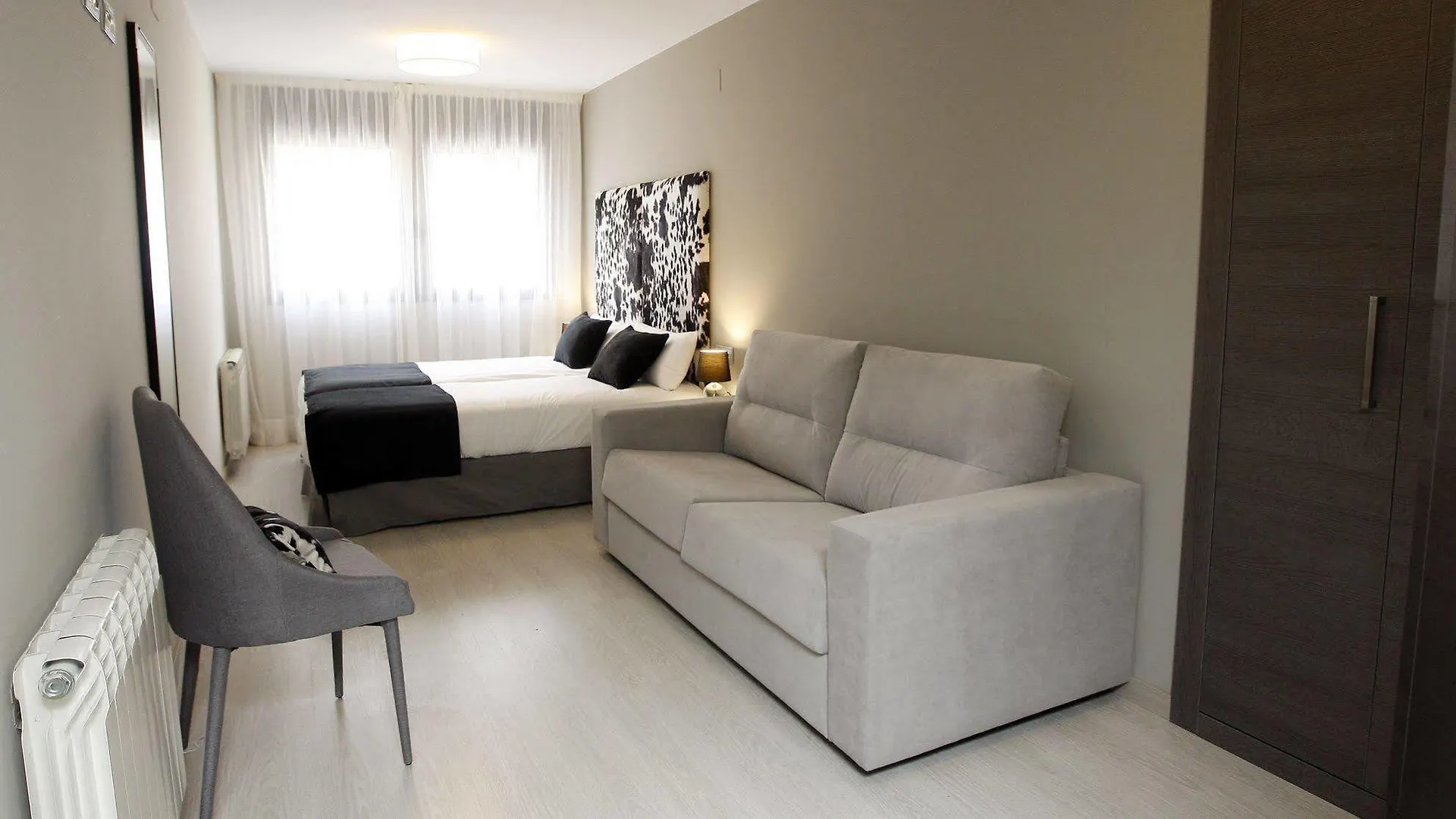 Apartamentos Real Lleida Apartment